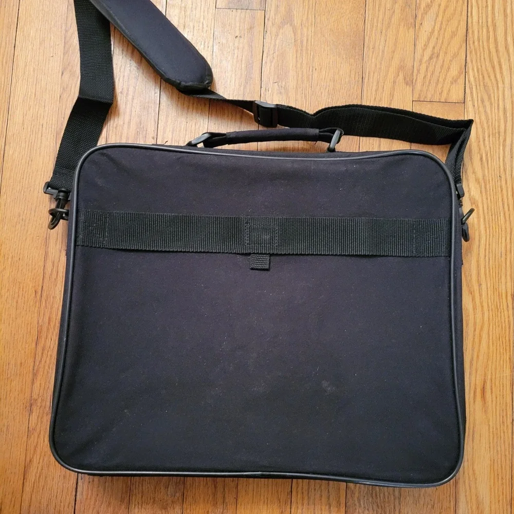 Targus Black Briefcase Computer Bag Laptop Messenger Shoulder Strap Travel‎